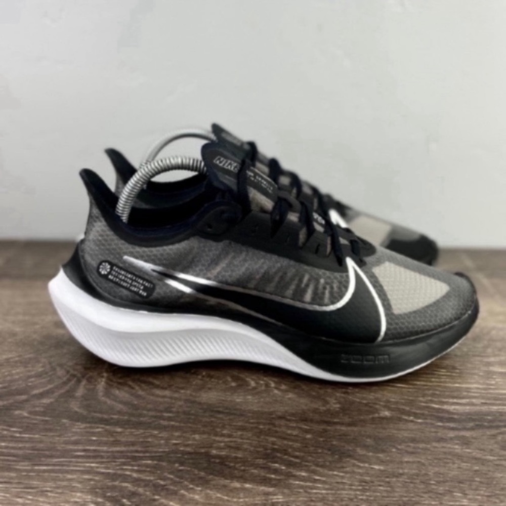 NEW Nike Zoom Gravity Metallic Silver